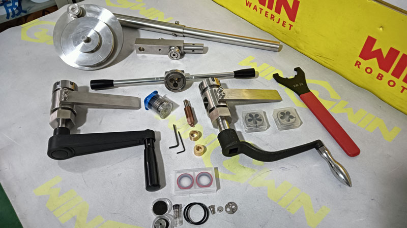 1783051853968849.jpg coning-threading-bending-tool.jpg